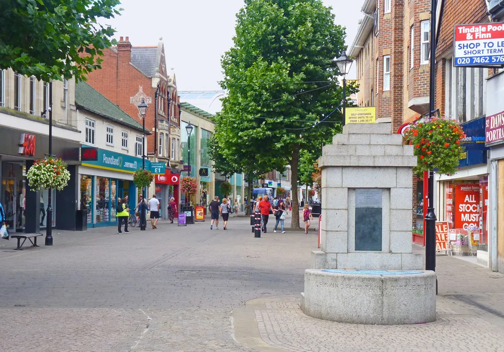 Staines-upon-Thames - Staines High Street